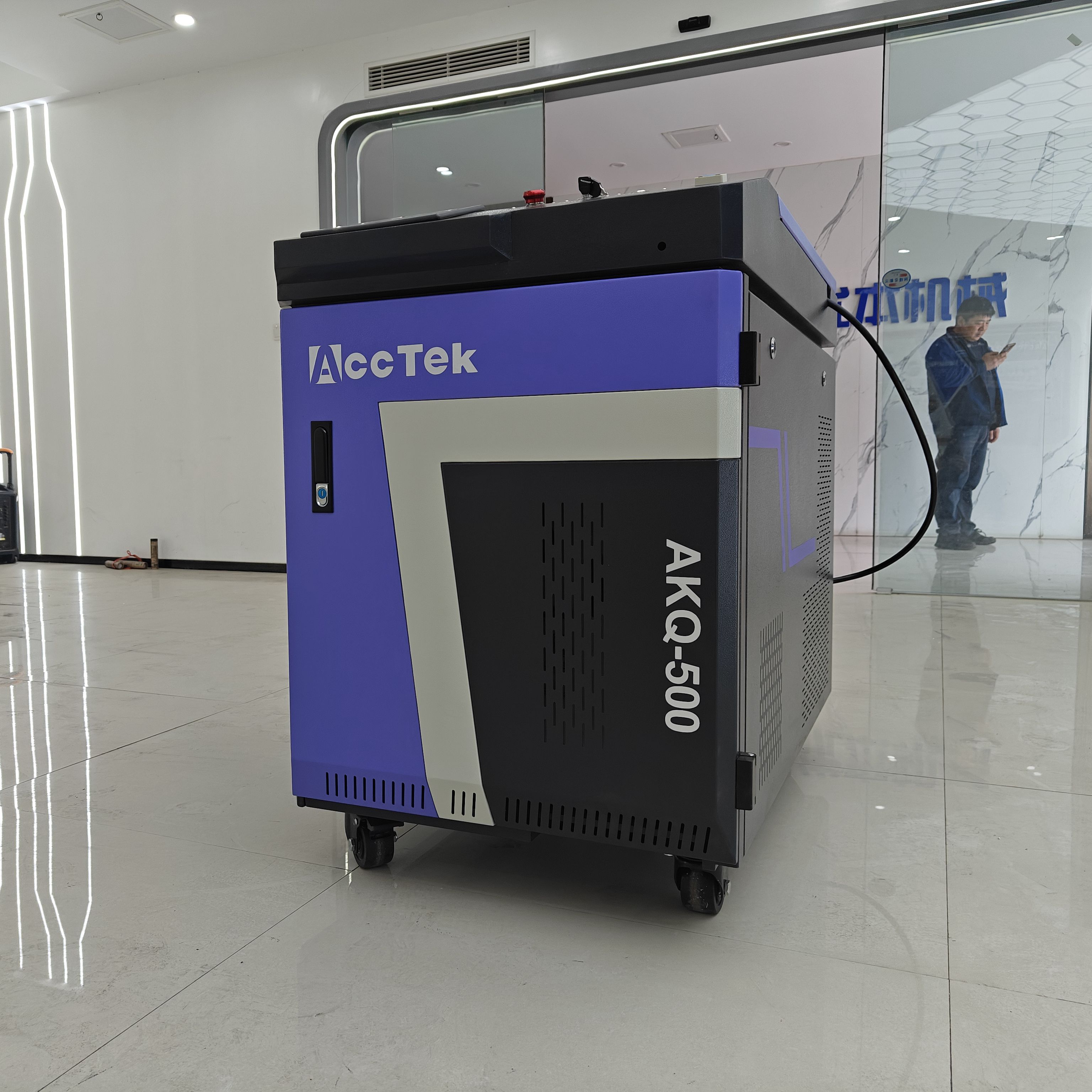 Máquina de Limpeza a Laser Por - Industrial Laser Paint Removal avaliação e preço
